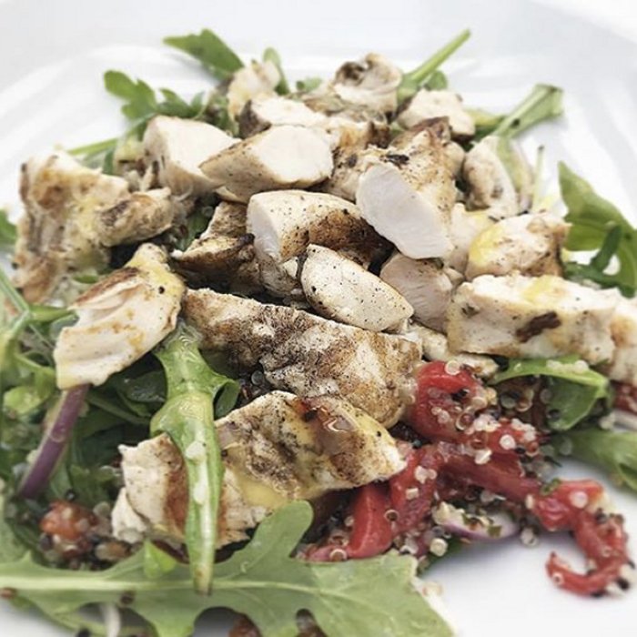 Avokado Quinoa Salatası